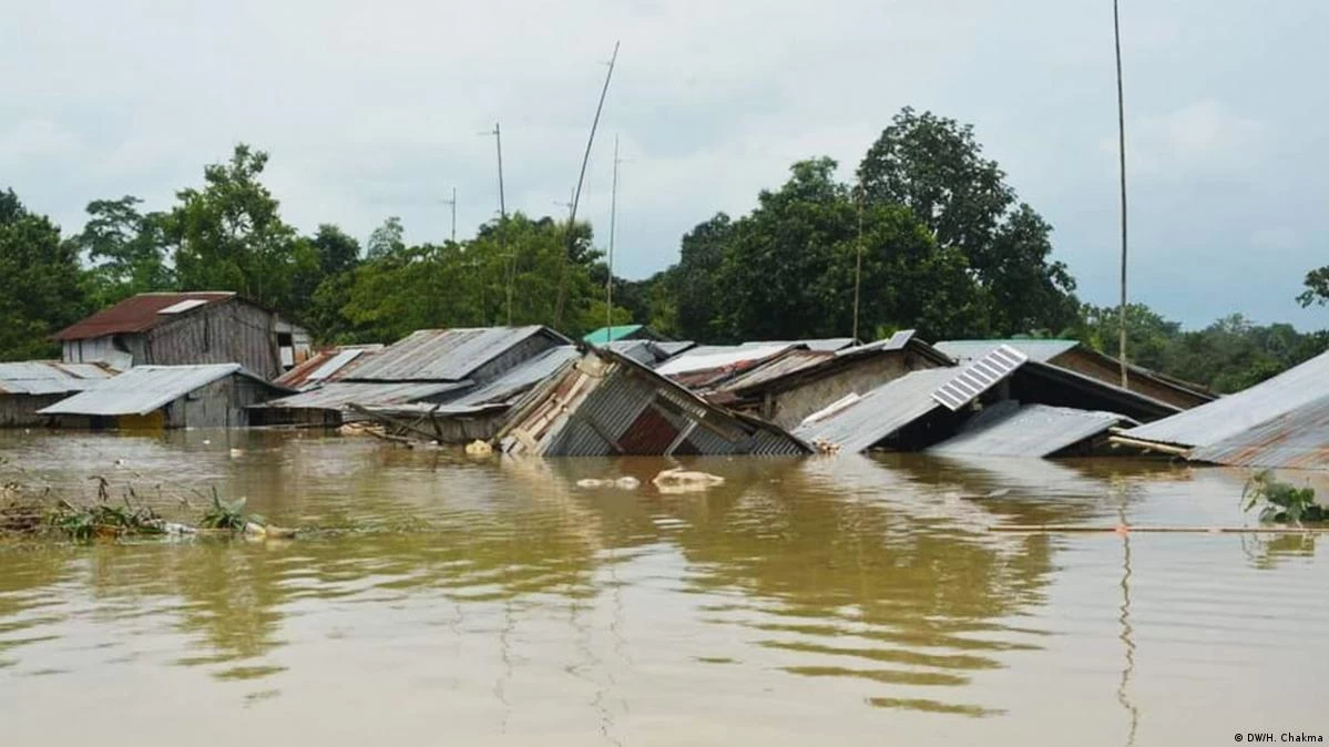 ১০ জেলায় বন্যা : কোথাও উন্নতি, কোথাও অবনতির শঙ্কা