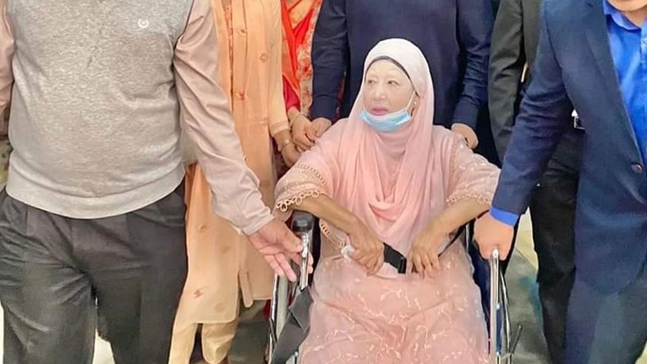 খালেদা জিয়াকে দেশের বাইরে নেওয়ার জন্য এয়ার অ্যাম্বুলেন্স প্রস্তুত