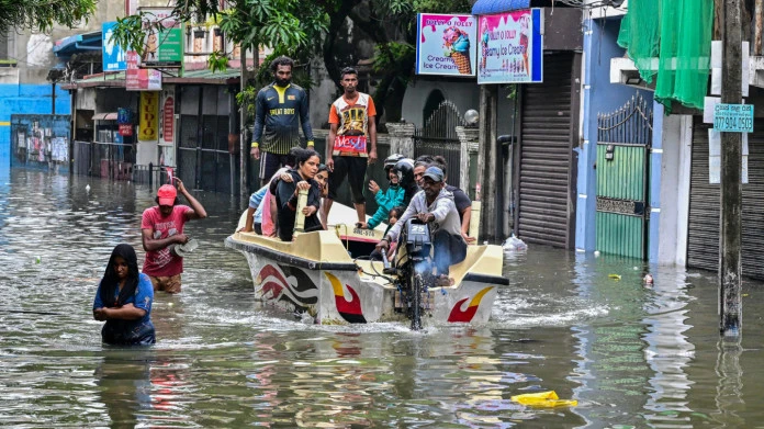 ঘূর্ণিঝড় ডিটওয়া: শ্রীলঙ্কায় ১৩২ জনের মৃত্যু, নিখোঁজ ১৭৬; জরুরি অবস্থা জারি