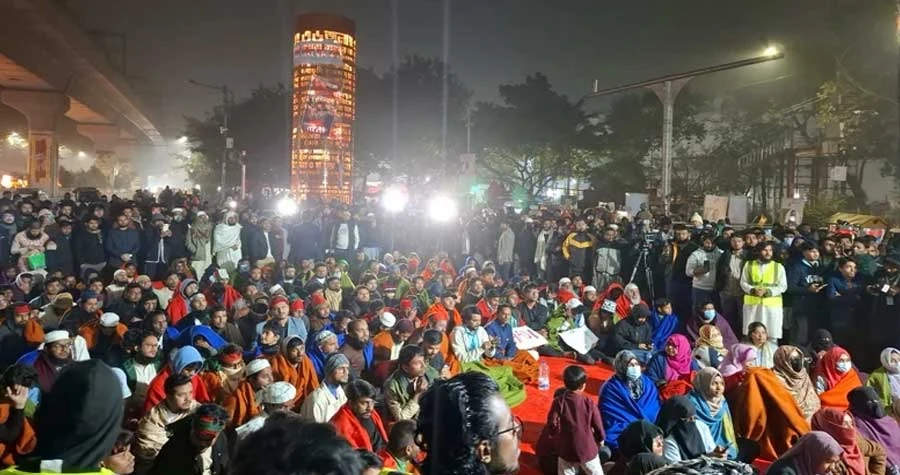 ওসমান হাদি হত্যার বিচার ও চার দফা দাবিতে শাহবাগে টানা অবরোধ
