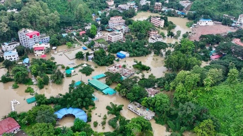 বন্যার কবলে বাংলাদেশ, ১০ লাখের বেশি মানুষ মানবিক সংকটে