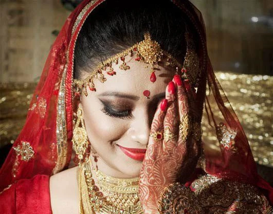স্বর্ণের দাম আকাশছোঁয়া, বদলে যাচ্ছে বাঙালির বিয়ের ঐতিহ্য
